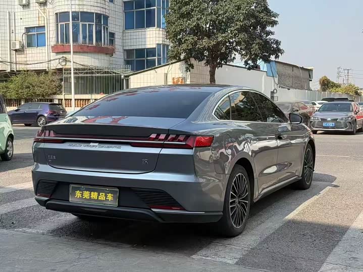 Фото 4 - BYD Han