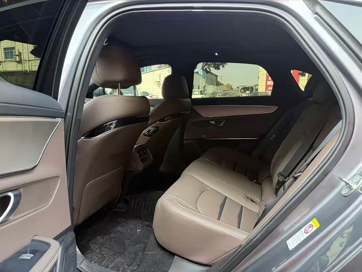 Фото 9 - BYD Han