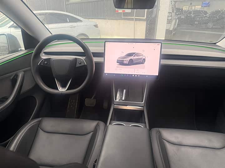 Фото 3 - Tesla Model Y