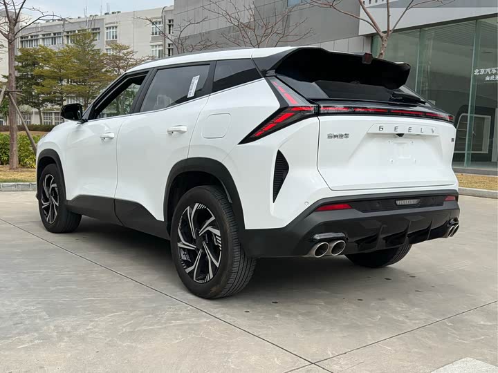 Фото 7 - Geely Atlas