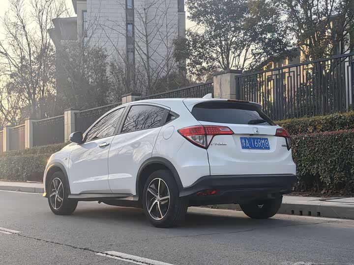 Фото 7 - Honda Vezel