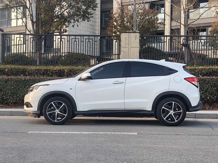Фото 8 - Honda Vezel