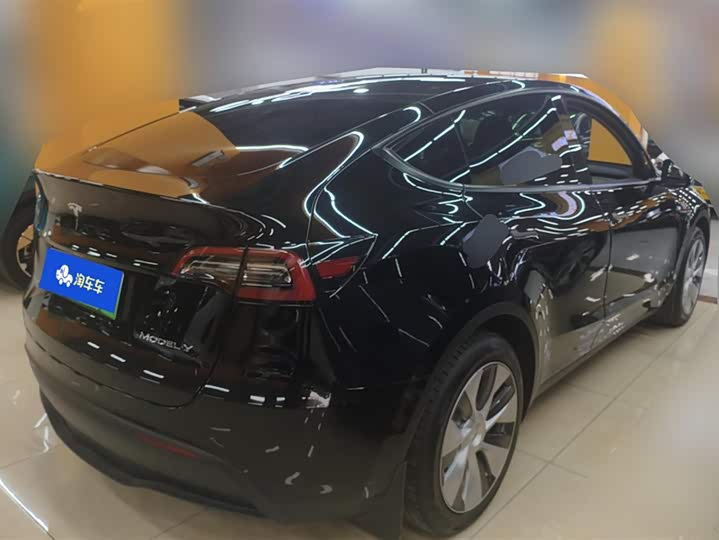 Фото 3 - Tesla Model Y