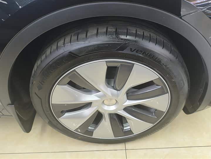 Фото 6 - Tesla Model Y