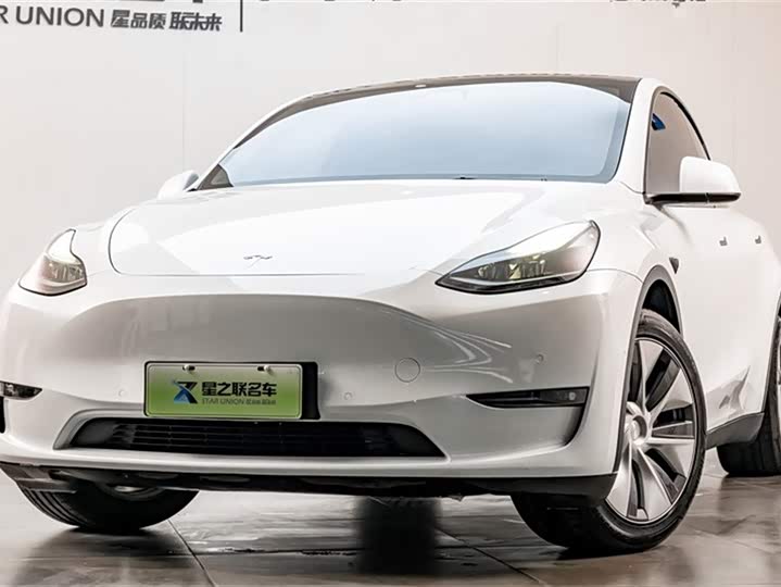 Фото 3 - Tesla Model Y