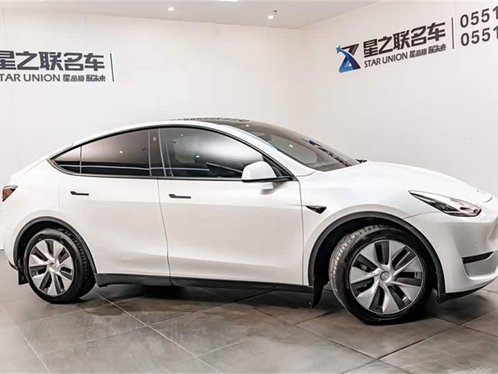 Фото 6 - Tesla Model Y