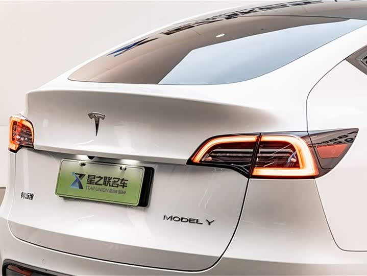 Фото 9 - Tesla Model Y