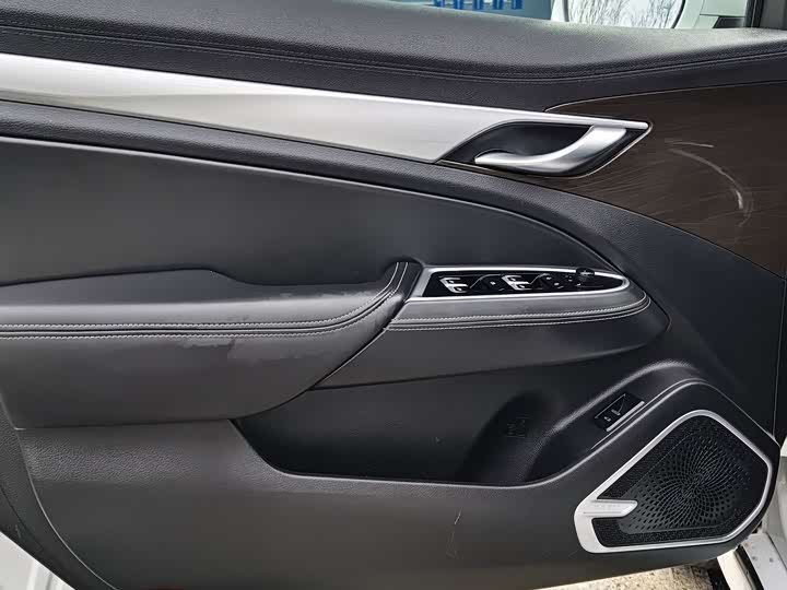 Фото 5 - Geely Emgrand GT