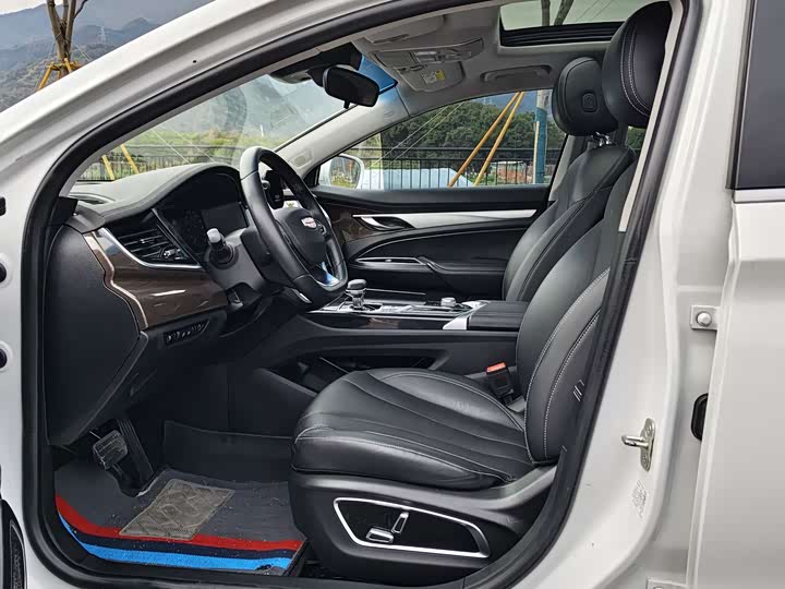 Фото 6 - Geely Emgrand GT