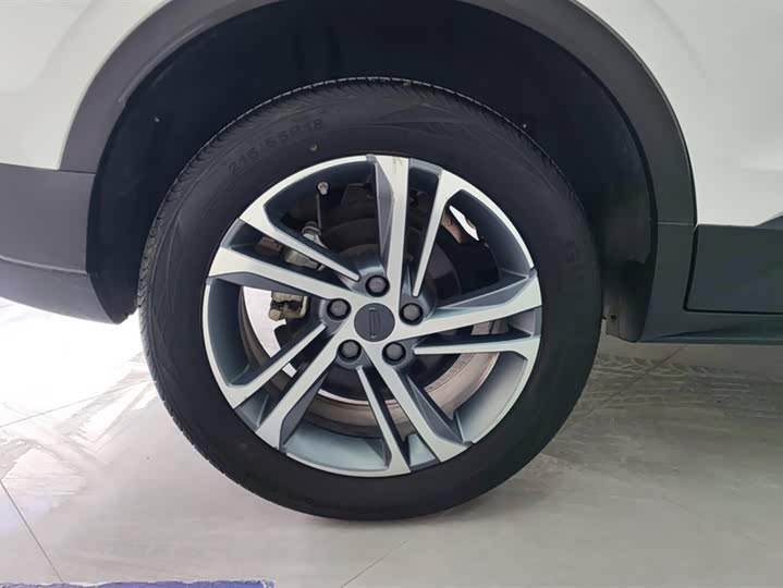 Фото 6 - Geely Coolray