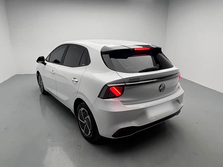 Фото 6 - MG Motor 4 EV