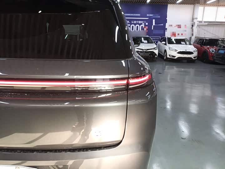 Фото 8 - LiXiang L8