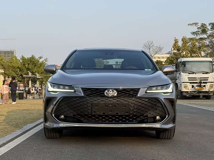 Фото 2 - Toyota Avalon