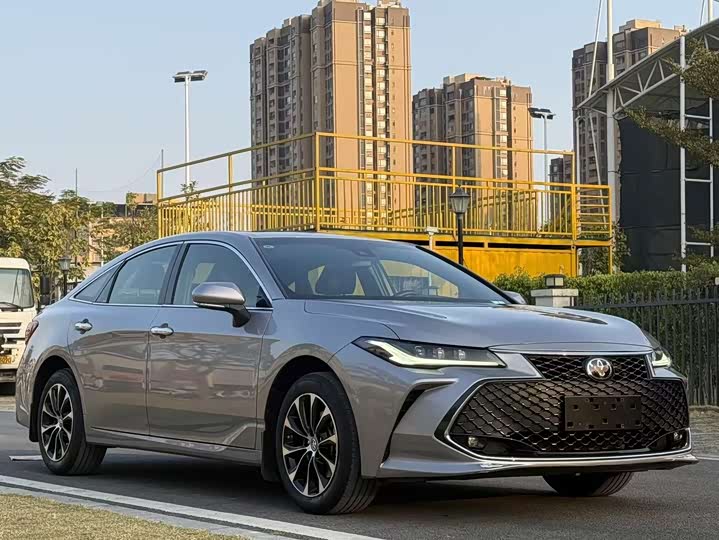 Фото 3 - Toyota Avalon