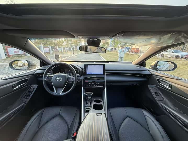 Фото 6 - Toyota Avalon