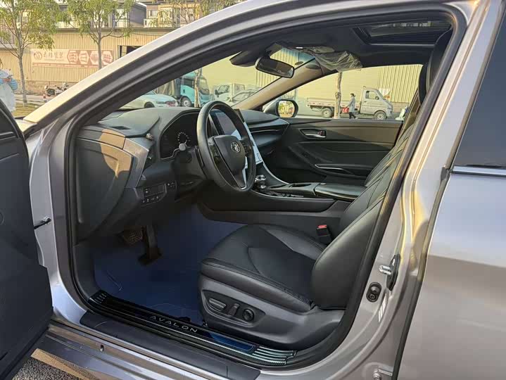 Фото 7 - Toyota Avalon