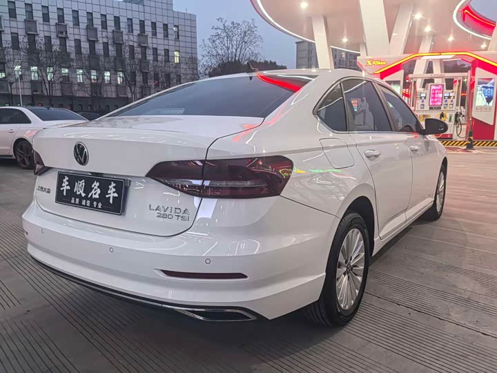 Фото 6 - Volkswagen Lavida