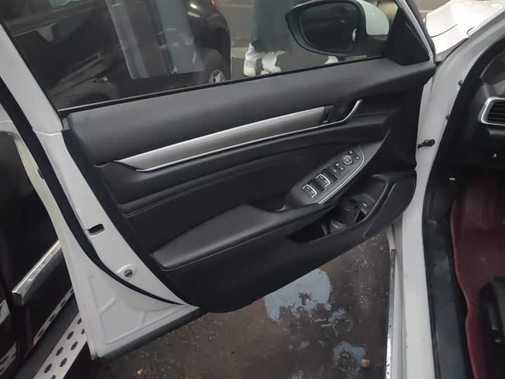 Фото 7 - Honda Accord