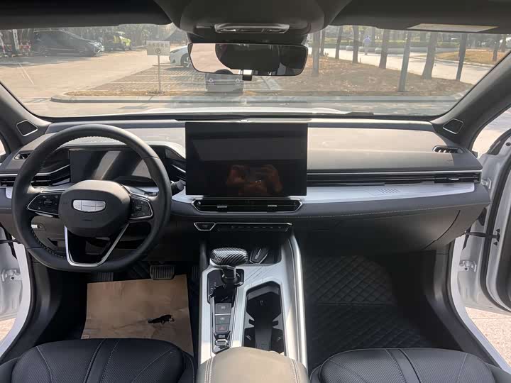 Photo 4 - Geely Preface