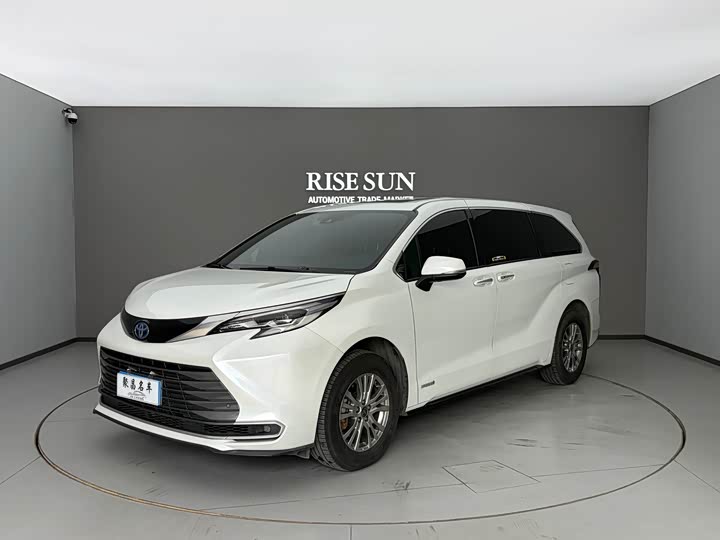 Фото 1 - Toyota Sienna