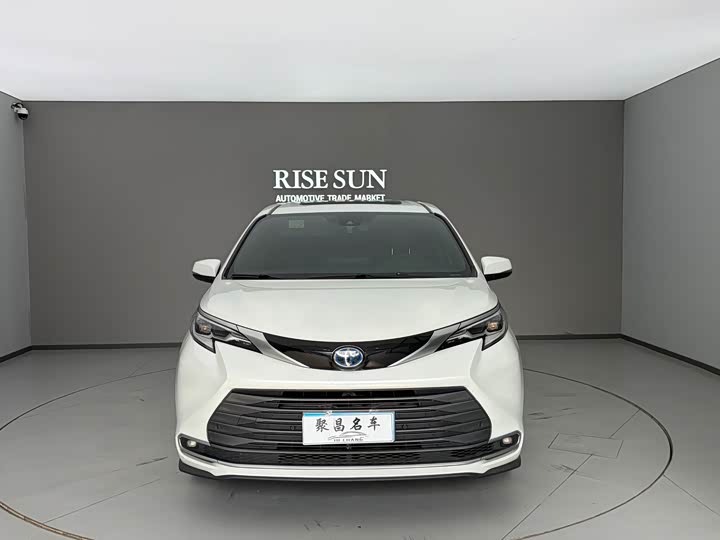 Фото 2 - Toyota Sienna