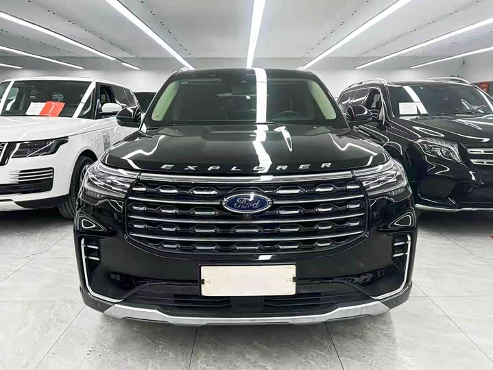 Фото 2 - Ford Explorer