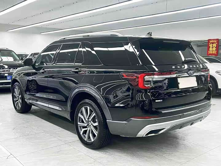 Фото 6 - Ford Explorer