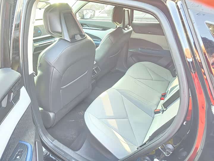 Фото 5 - Changan UNI-V