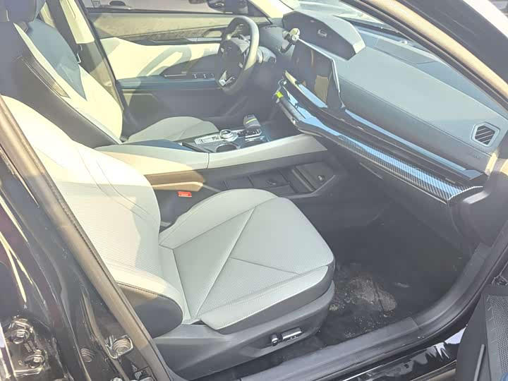 Фото 7 - Changan UNI-V