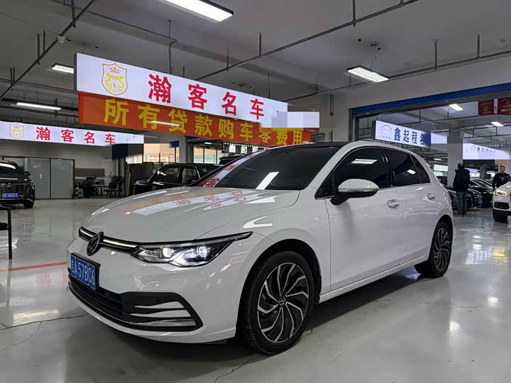 Фото 1 - Volkswagen Golf