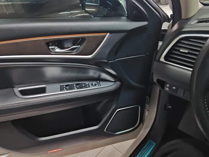 Фото 7 - Honda Avancier