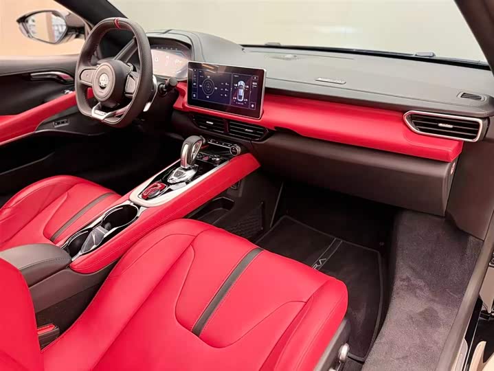 Фото 9 - Lotus Emira