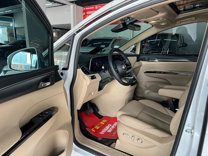 Фото 7 - Buick GL8 Hybrid