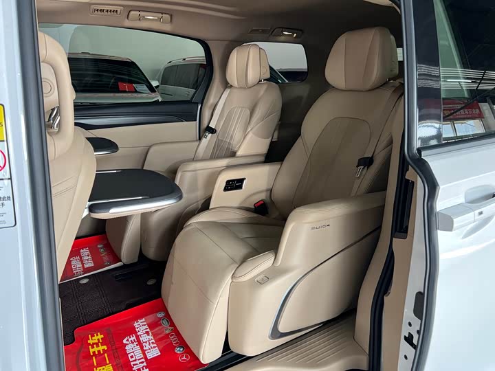 Фото 9 - Buick GL8 Hybrid