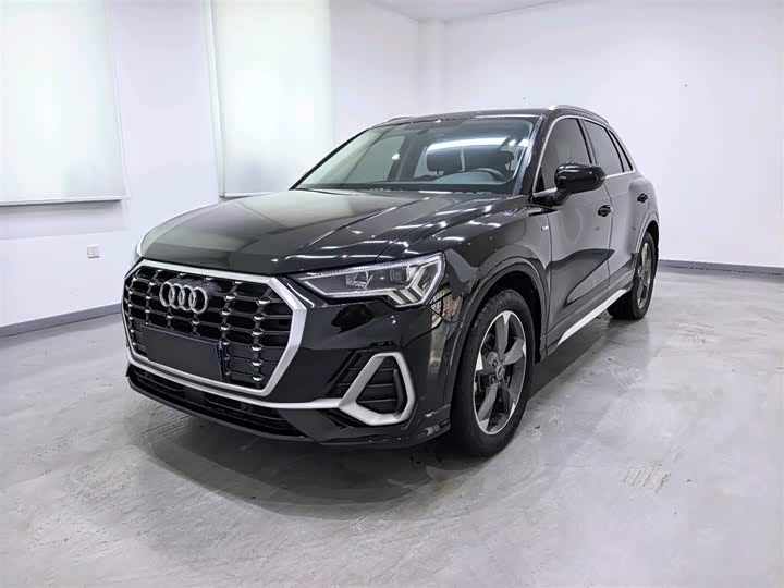 Фото 1 - Audi Q3