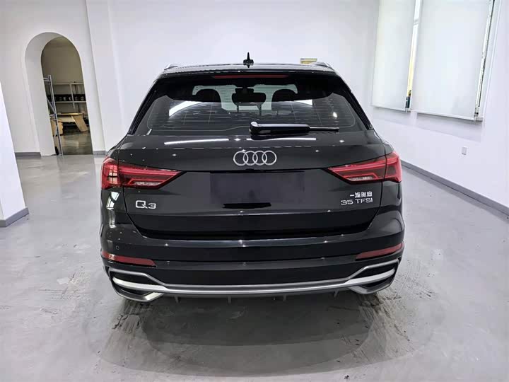 Фото 4 - Audi Q3