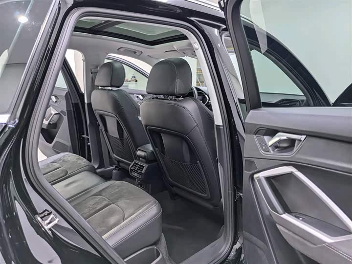 Фото 8 - Audi Q3