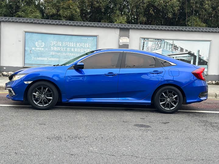 Фото 3 - Honda Civic