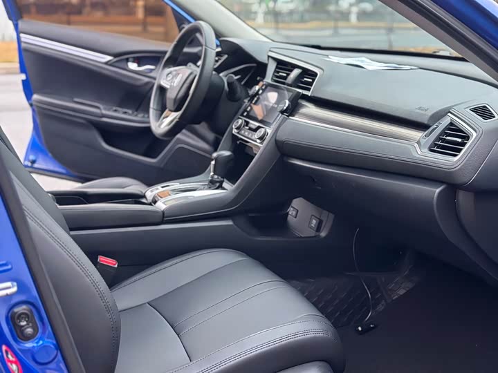 Фото 7 - Honda Civic