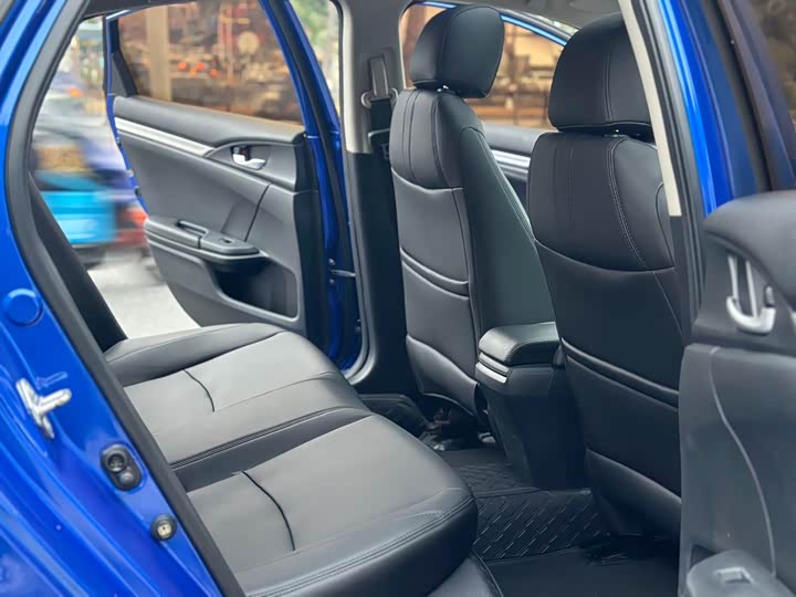 Фото 8 - Honda Civic