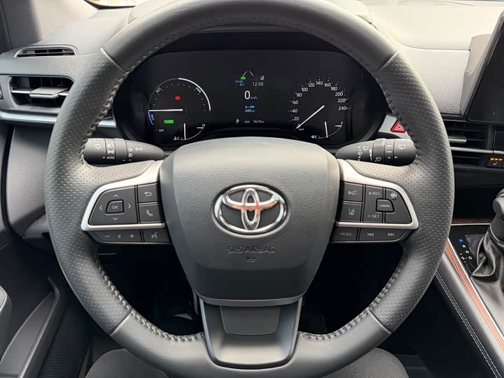 Фото 7 - Toyota Sienna