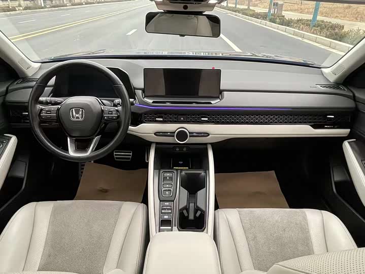 Фото 8 - Honda Accord Hybrid