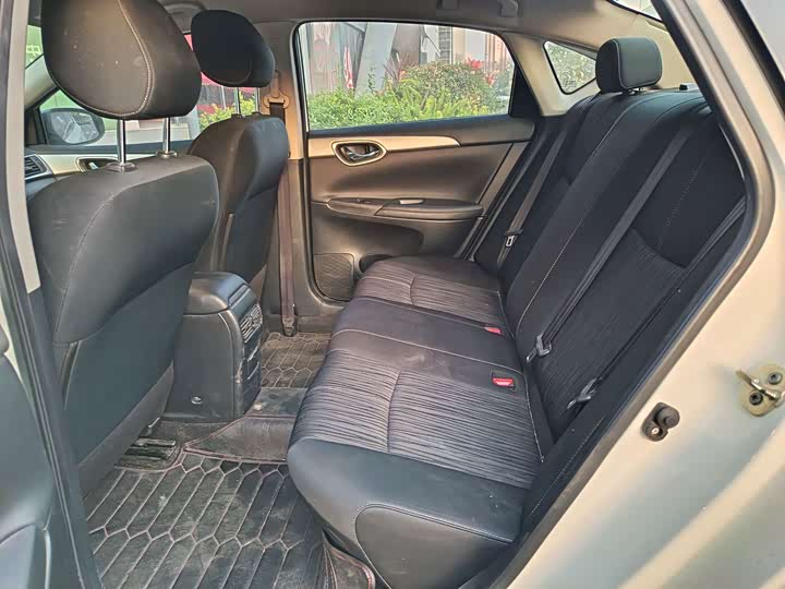 Фото 6 - Nissan Sylphy