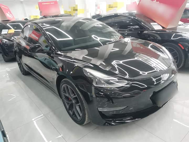 Фото 4 - Tesla Model 3