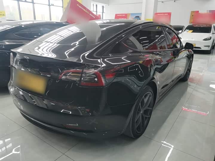 Фото 7 - Tesla Model 3