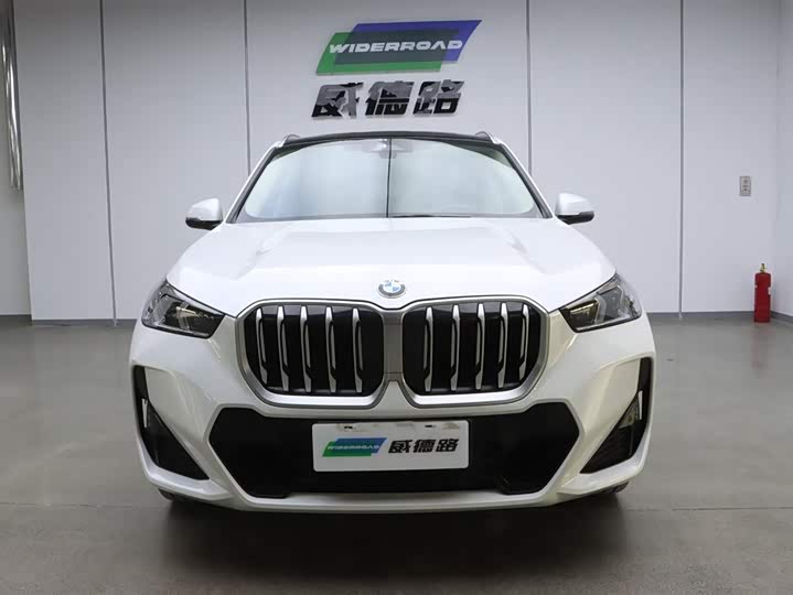 Фото 2 - BMW X1