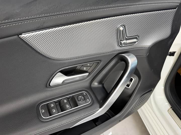 Фото 7 - Mercedes-Benz A-Class