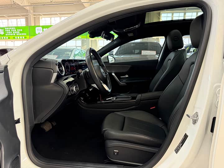 Фото 9 - Mercedes-Benz A-Class