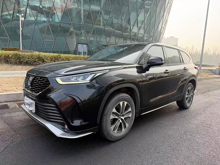 Фото 1 - Toyota Crown Kluger