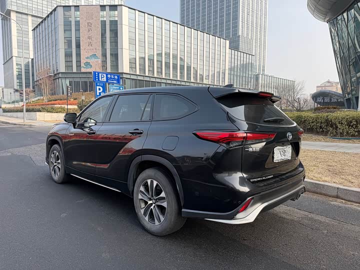 Фото 5 - Toyota Crown Kluger